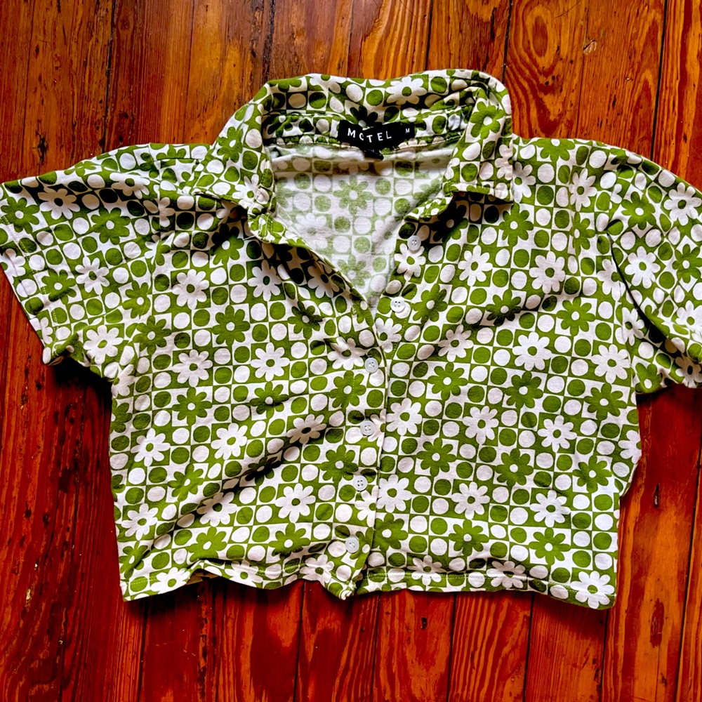 Lisa Says Gah Green Floral Crop Top